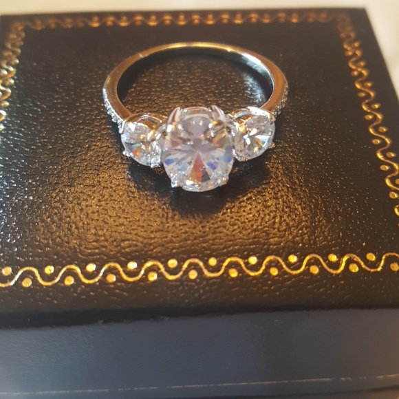 Ring - Picture 3 of 3